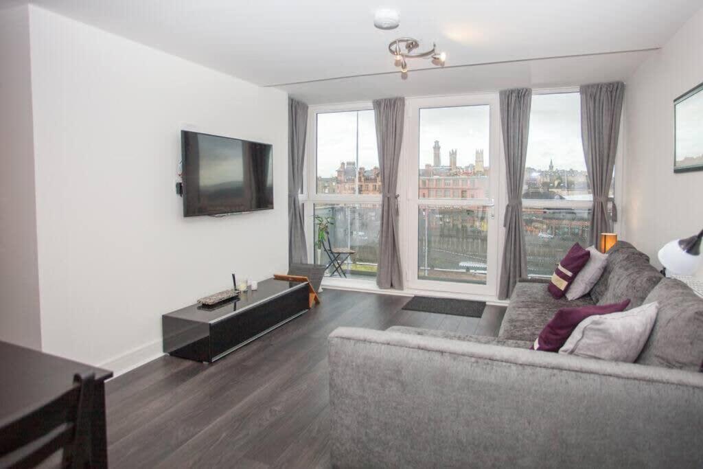 Beautiful Flat With Panoramic Views Over The City グラスゴー エクステリア 写真